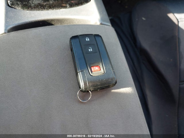 2005 TOYOTA PRIUS VIN: JTDKB20U057022905