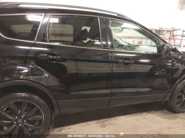 1FMCU9GD7HUD51583 Ford ESCAPE SE