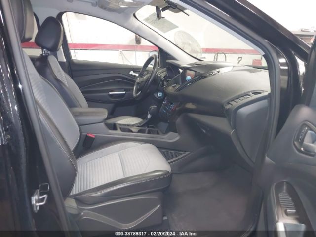1FMCU9GD7HUD51583 Ford ESCAPE SE