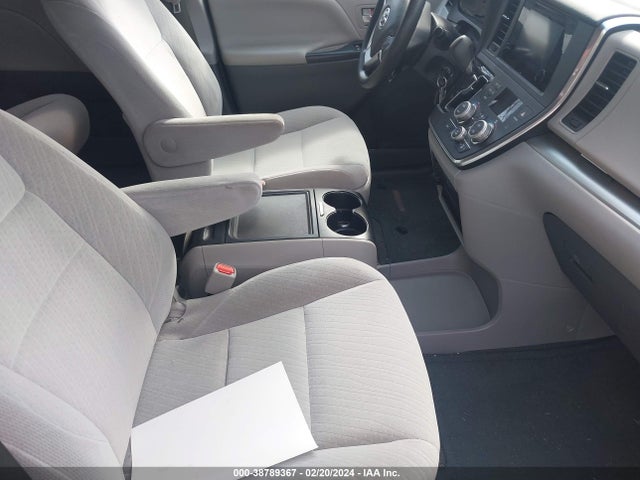 Toyota Sienna Le 8 Passenger 2017 5TDKZ3DC6HS775528 Image 5