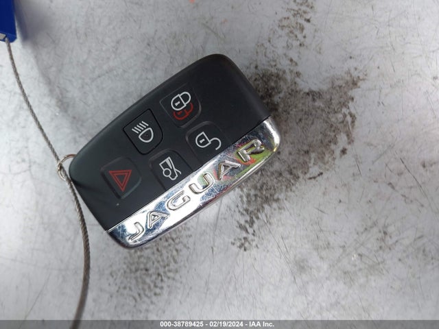 2015 JAGUAR XF SAJWA0F70F8U68172 Photo 10