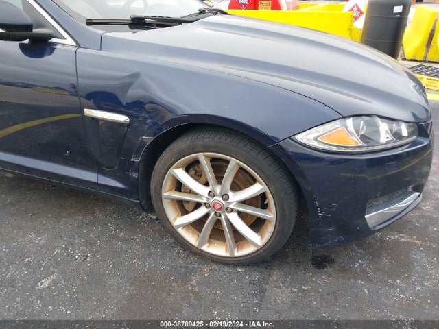 2015 JAGUAR XF SAJWA0F70F8U68172 Photo 5