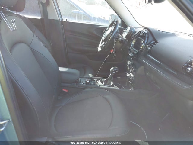 2017 MINI CLUBMAN WMWLN5C56H2E31946 Photo 4