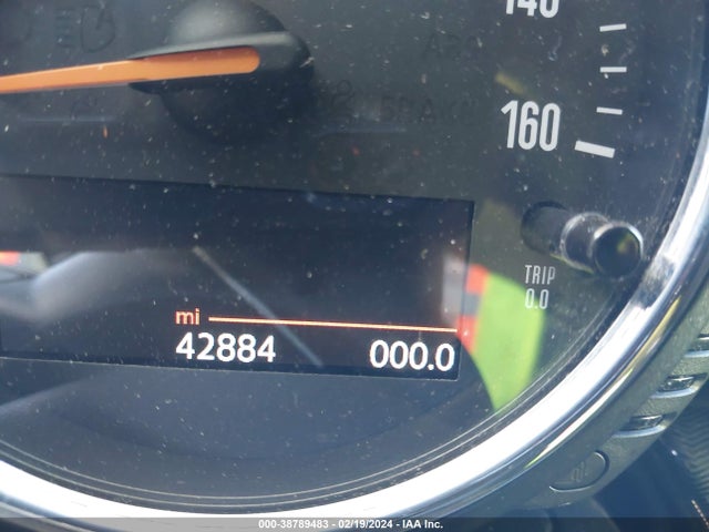 2017 MINI CLUBMAN WMWLN5C56H2E31946 Photo 6