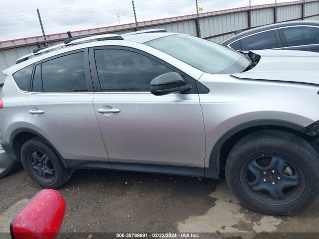 Toyota RAV4 LE 2015 JTMZFREV1FJ045644 Image 14