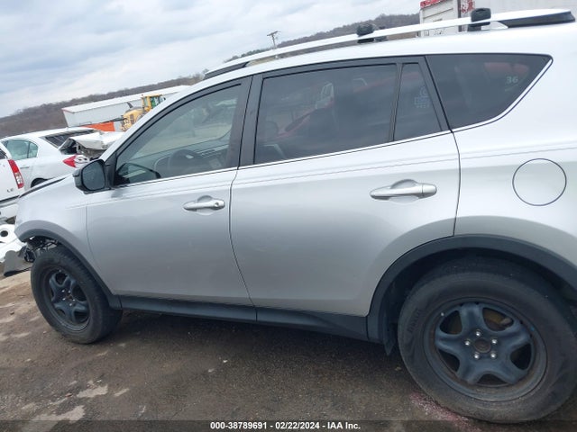 Toyota RAV4 LE 2015 JTMZFREV1FJ045644 Image 15