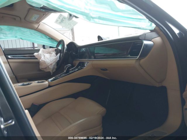 WP0AB2A78JL135572 Porsche Panamera 4s