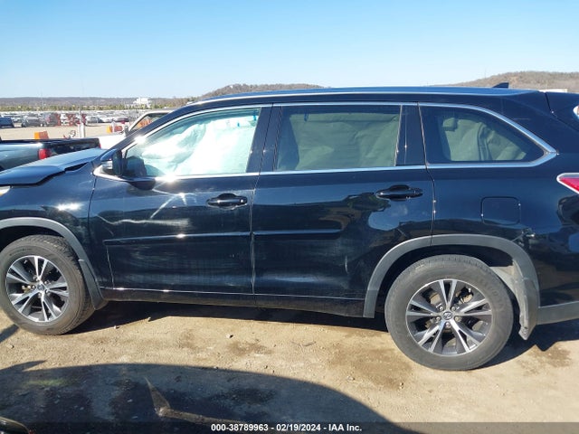 Toyota Highlander Xle V6 2016 5TDJKRFH9GS281061 Image 14