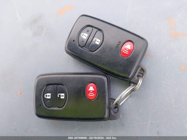 JTDKN3DU1F0395713 Toyota Prius Two