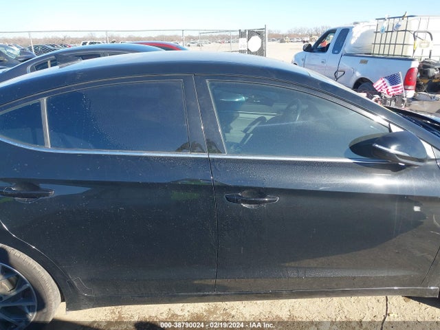 Hyundai Elantra Limited 2019 5NPD84LF2KH404568 Image 13