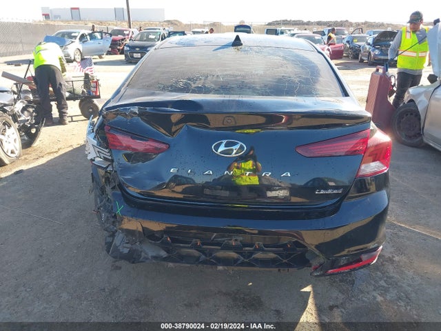 Hyundai Elantra Limited 2019 5NPD84LF2KH404568 Image 16