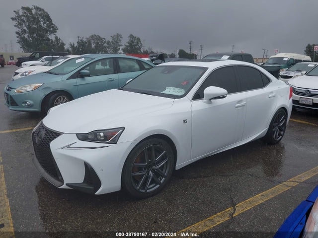 Lexus IS 300 2019 JTHBA1D23K5084908 Image 2