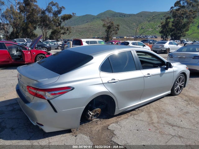 Toyota CAMRY SE 2018 4T1B11HK3JU604634 Image 4