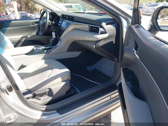 Toyota CAMRY SE 2018 4T1B11HK3JU604634 Image 5