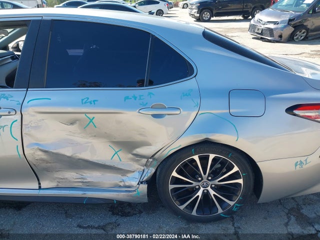 Toyota CAMRY SE 2018 4T1B11HK3JU604634 Image 6