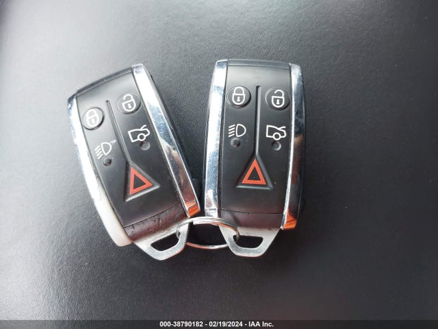 2011 JAGUAR XF SAJWA0GB8BLR95306 Photo 10