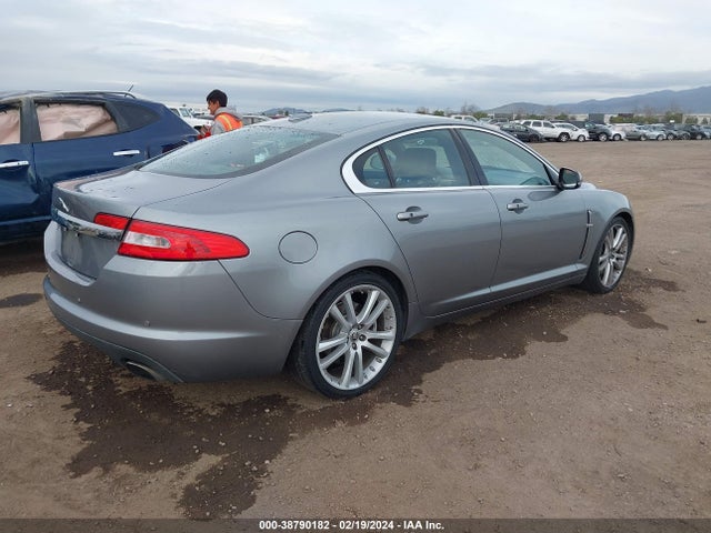 2011 JAGUAR XF SAJWA0GB8BLR95306 Photo 3