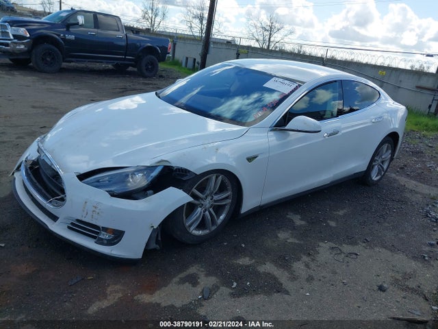 Tesla Model S 60/70/85 2015 5YJSA1S19FFP78034 Image 2