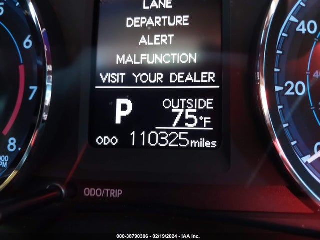 2018 TOYOTA COROLLA LE VIN: 2T1BURHE6JC096287