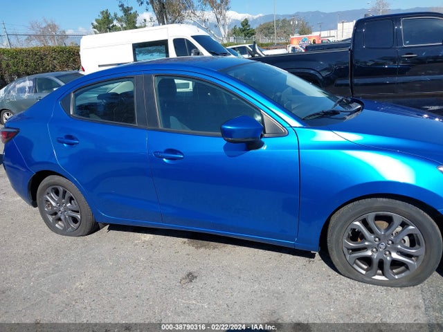 Toyota YARIS LE 2019 3MYDLBYV4KY504131 Image 12