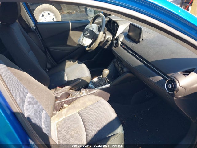 Toyota YARIS LE 2019 3MYDLBYV4KY504131 Image 5
