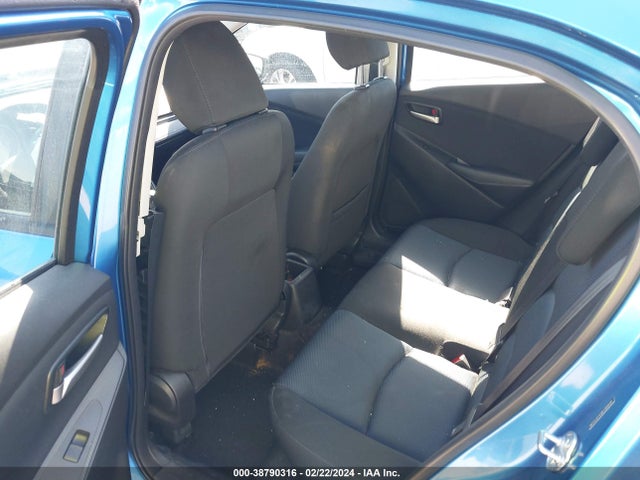 Toyota YARIS LE 2019 3MYDLBYV4KY504131 Image 8