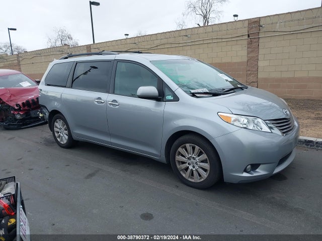 2015 TOYOTA SIENNA XLE 7 PASSENGER VIN: 5TDDK3DC0FS105550