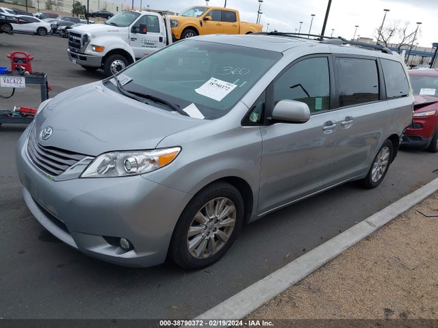 2015 TOYOTA SIENNA XLE 7 PASSENGER VIN: 5TDDK3DC0FS105550