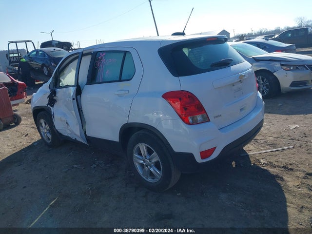 Chevrolet TRAX LS 2019 3GNCJKSB5KL347910 Image 3