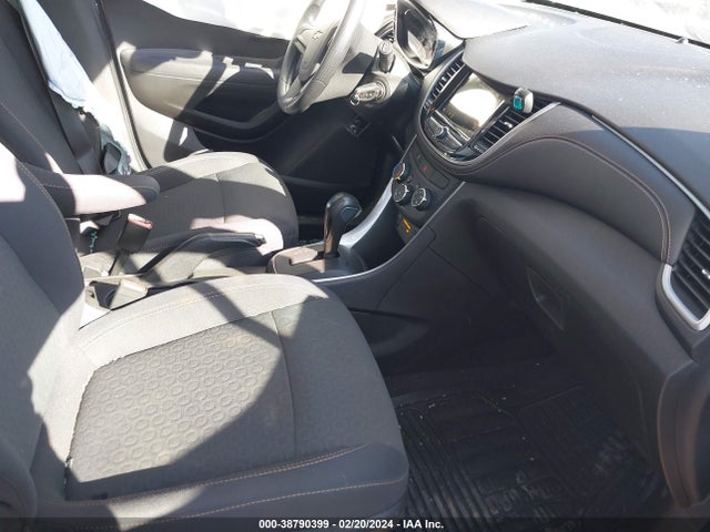 Chevrolet TRAX LS 2019 3GNCJKSB5KL347910 Image 5