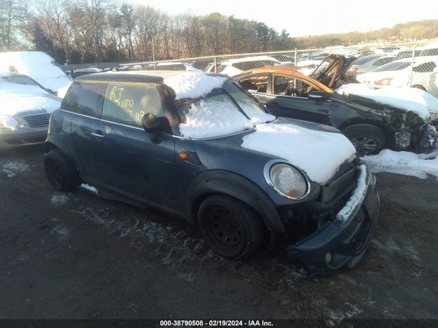 2009 MINI COOPER WMWMF33519TZ20964 Photo 0
