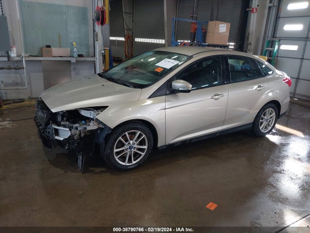 Ford FOCUS SE 2017 1FADP3F23HL291942 Image 2