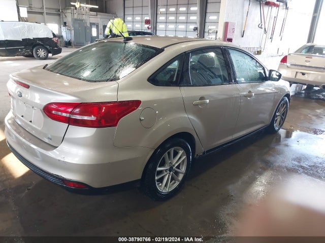 Ford FOCUS SE 2017 1FADP3F23HL291942 Image 4