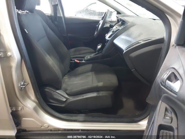 Ford FOCUS SE 2017 1FADP3F23HL291942 Image 5