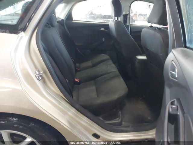 Ford FOCUS SE 2017 1FADP3F23HL291942 Image 8