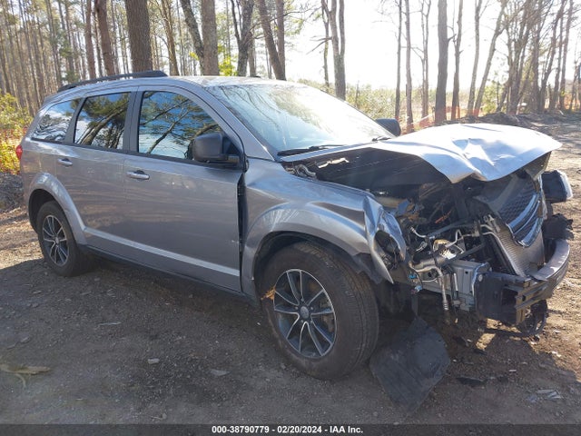 2017 3C4PDDAG8HT697423 main image