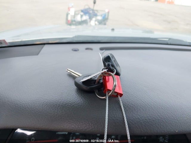 2003 TOYOTA CAMRY JTDBF30KX30147943 Photo 10