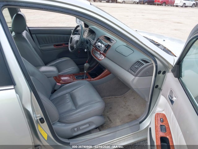 2003 TOYOTA CAMRY JTDBF30KX30147943 Photo 4