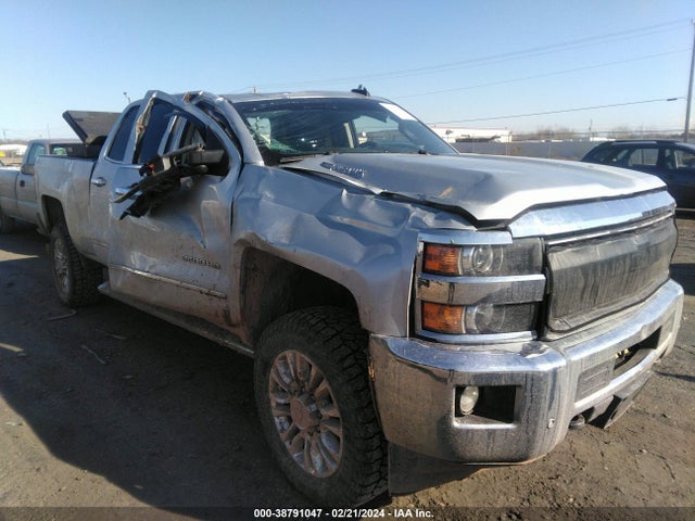 2015 1GC1KWE88FF607138 main image