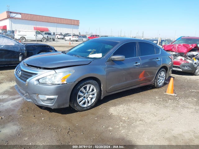 Nissan Altima 2.5 S 2015 1N4AL3AP1FC572779 Image 2