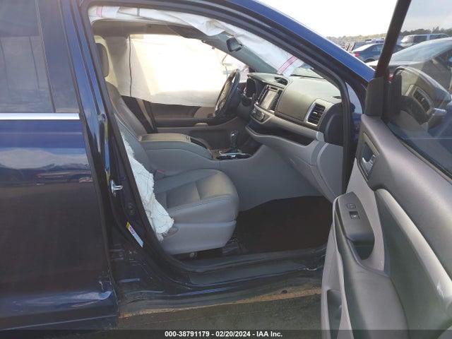 Toyota Highlander Xle V6 2014 5TDKKRFH8ES034096 Image 5