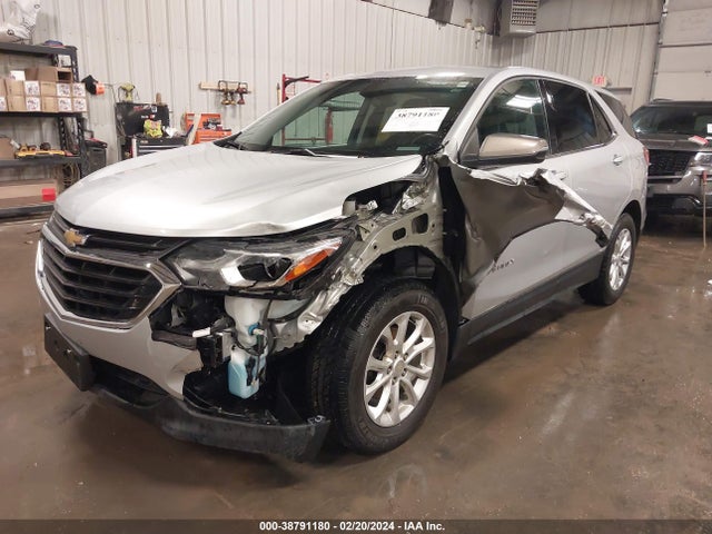 Chevrolet EQUINOX LT 2018 2GNAXSEV1J6245776 Image 2