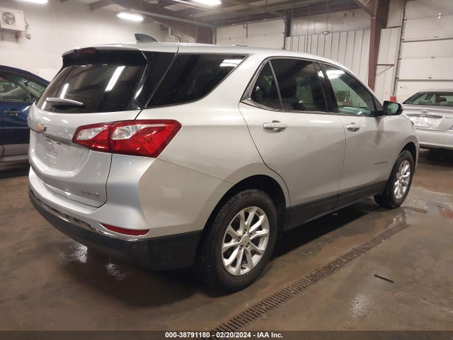 Chevrolet EQUINOX LT 2018 2GNAXSEV1J6245776 Image 4