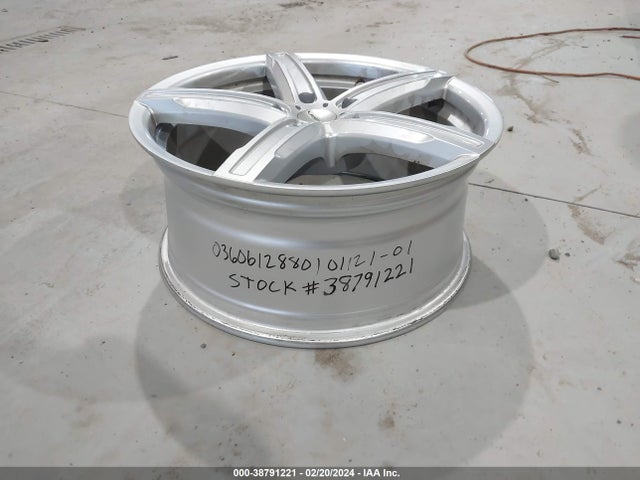 Aukcja sprzedaży 2015 18 By 8 Alloy Rim Fits 15 Kia Soul, vin: 123456789, numer aukcji: 38791221