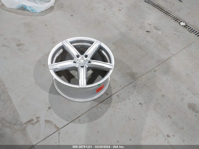 Aukcja sprzedaży 2015 18 By 8 Alloy Rim Fits 15 Kia Soul, vin: 123456789, numer aukcji: 38791221