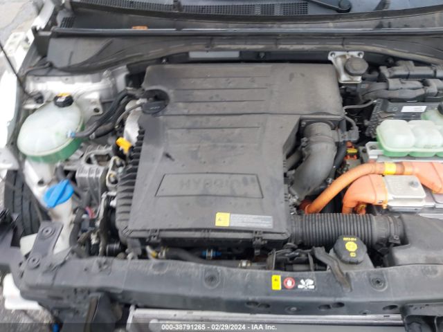 KNDCB3LC0K5249712 KIA NIRO LX