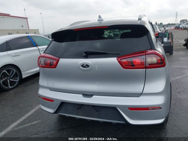 KNDCB3LC0K5249712 KIA NIRO LX