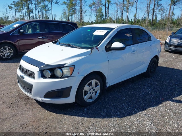 Chevrolet Sonic Ls Auto 2015 1G1JA5SH9F4133268 Image 2