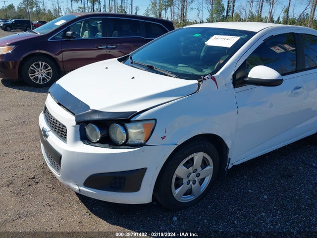 Chevrolet Sonic Ls Auto 2015 1G1JA5SH9F4133268 Image 6
