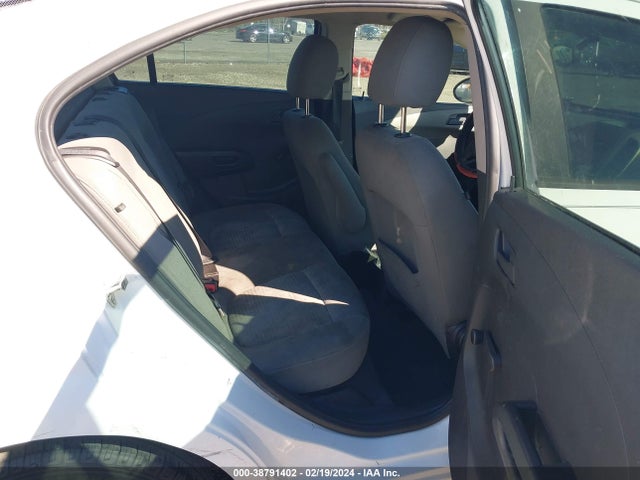 Chevrolet Sonic Ls Auto 2015 1G1JA5SH9F4133268 Image 8